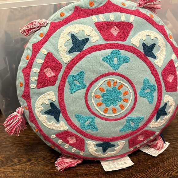 Pottery Barn Teen Round Throw Pillow - Picture 3 of 5